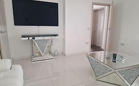 New Build Modern High Spec House
